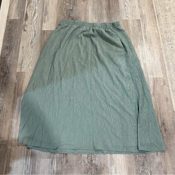 Abercrombie & Fitch Dresses & Skirts - Abercrombie & Fitch A-Line Skirt in Sage